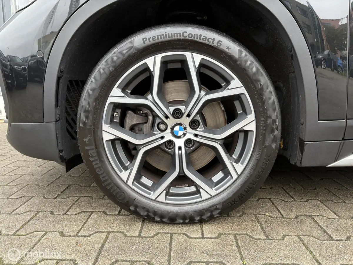 20i sDrive Panorama / HUD / Trekhaak / Leder / LM 18"
