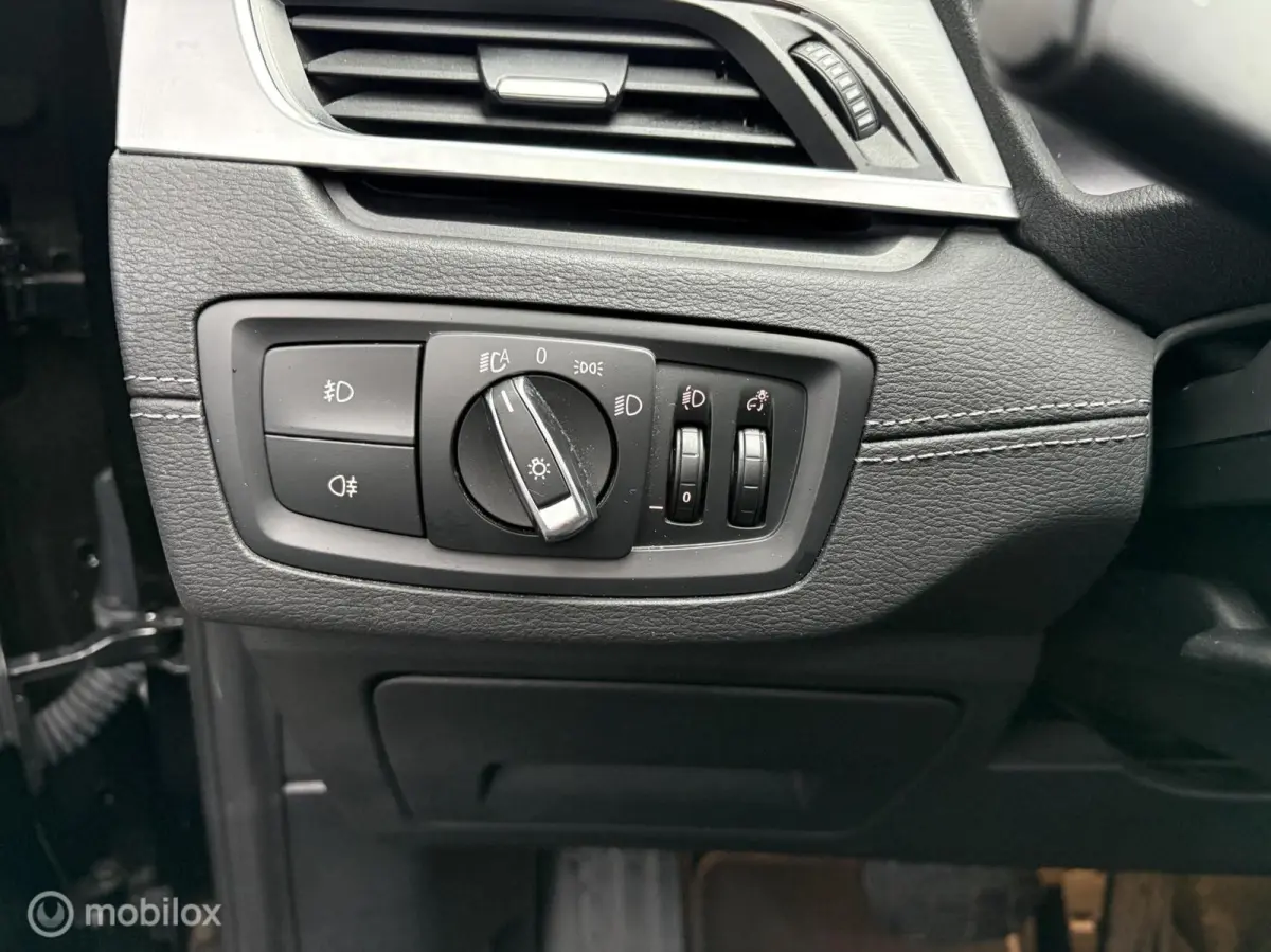20i sDrive Panorama / HUD / Trekhaak / Leder / LM 18"