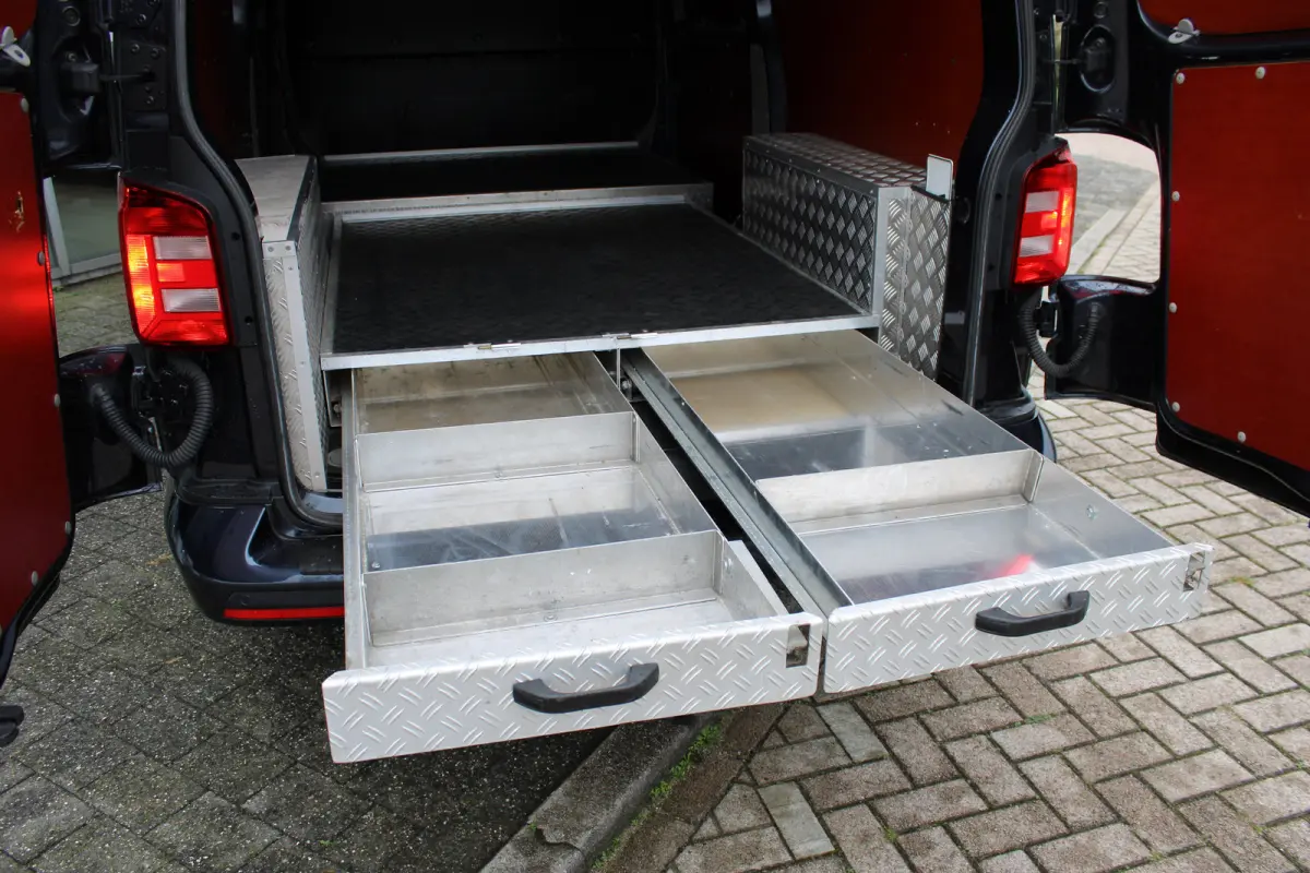 2.0 TDI L2H1 4Motion Highline 204pk | Trekhaak | Bijrijdersbank | Achteruitrijcamera | Cruise control | Navi | 18"LMV | Lades in laadruimte