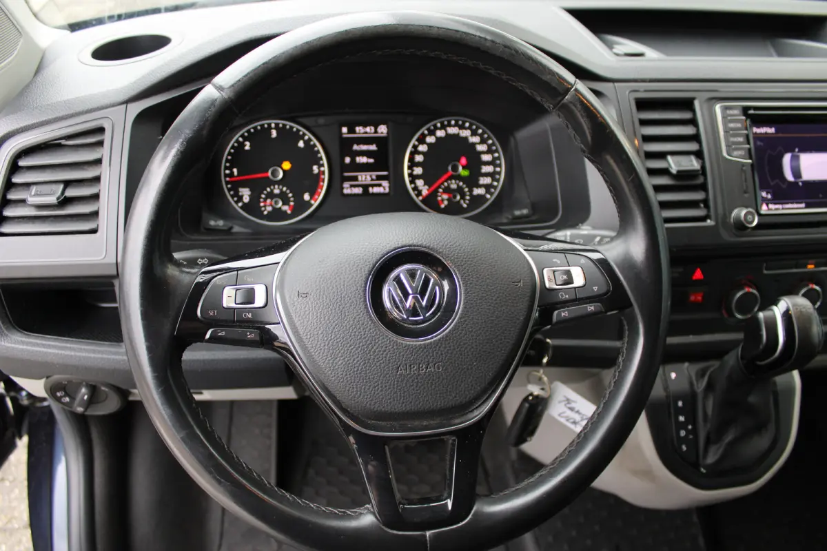 2.0 TDI L2H1 4Motion Highline 204pk | Trekhaak | Bijrijdersbank | Achteruitrijcamera | Cruise control | Navi | 18"LMV | Lades in laadruimte