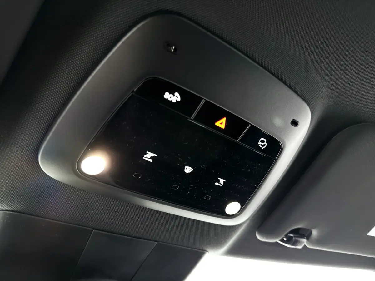 P3 Long Range Plus Europa 69 kWh | Parkeercamera | Harman Kardon | Stoel- en stuurverwarming | Elektrische stoelen