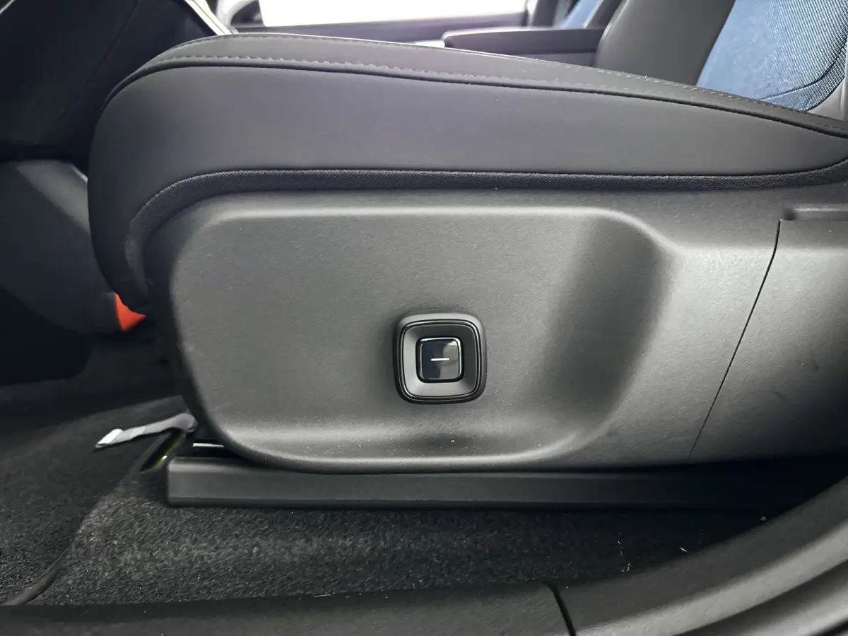 P3 Long Range Plus Europa 69 kWh | Parkeercamera | Harman Kardon | Stoel- en stuurverwarming | Elektrische stoelen