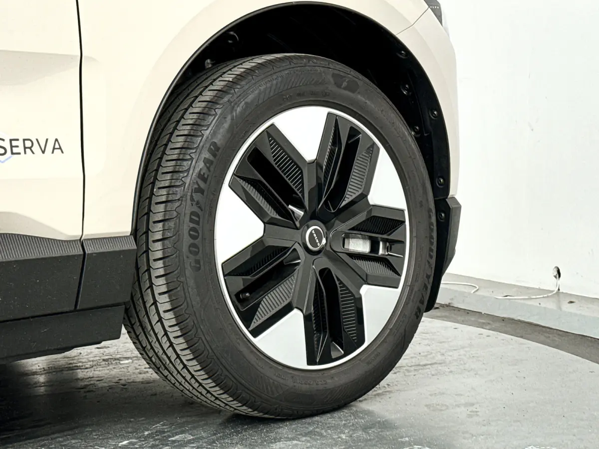 P3 Long Range Plus Europa 69 kWh | Parkeercamera | Harman Kardon | Stoel- en stuurverwarming | Elektrische stoelen