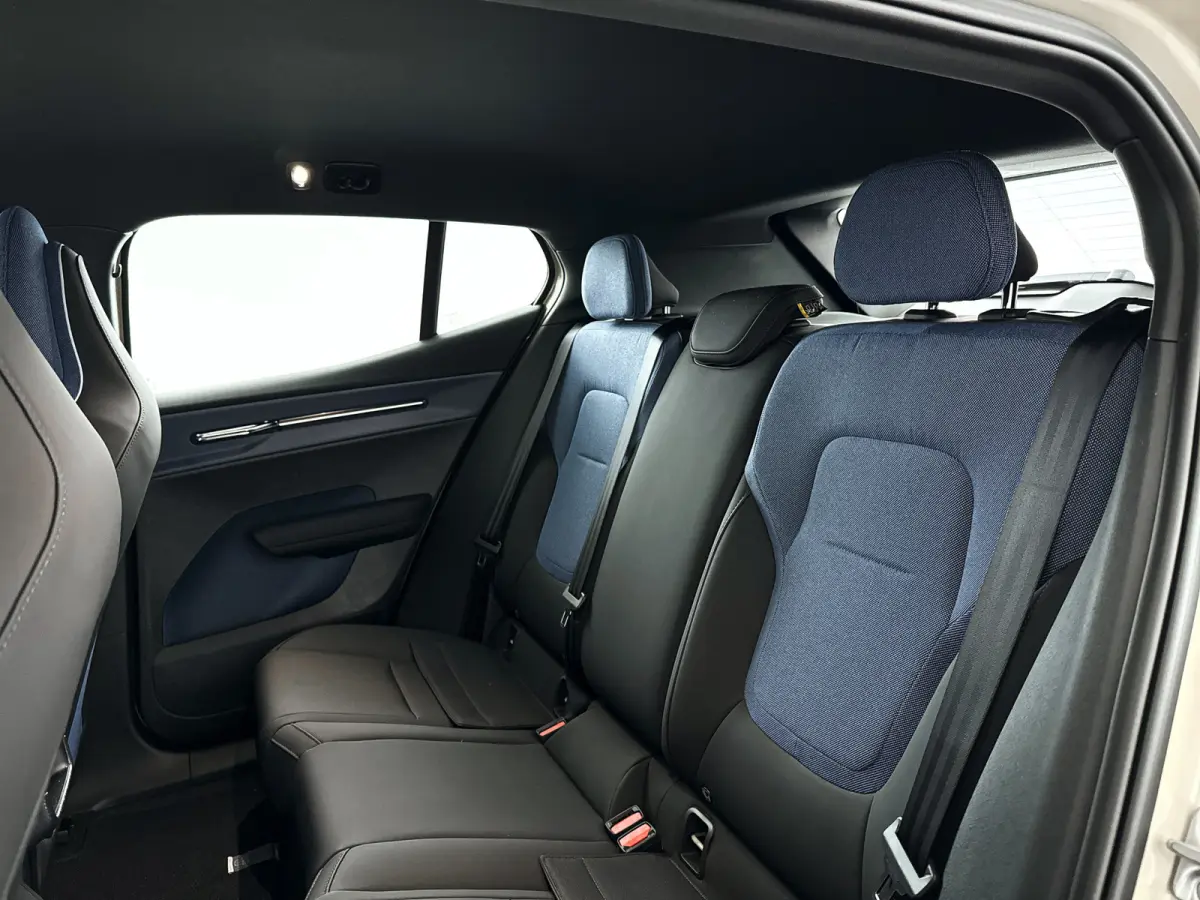 P3 Long Range Plus Europa 69 kWh | Parkeercamera | Harman Kardon | Stoel- en stuurverwarming | Elektrische stoelen