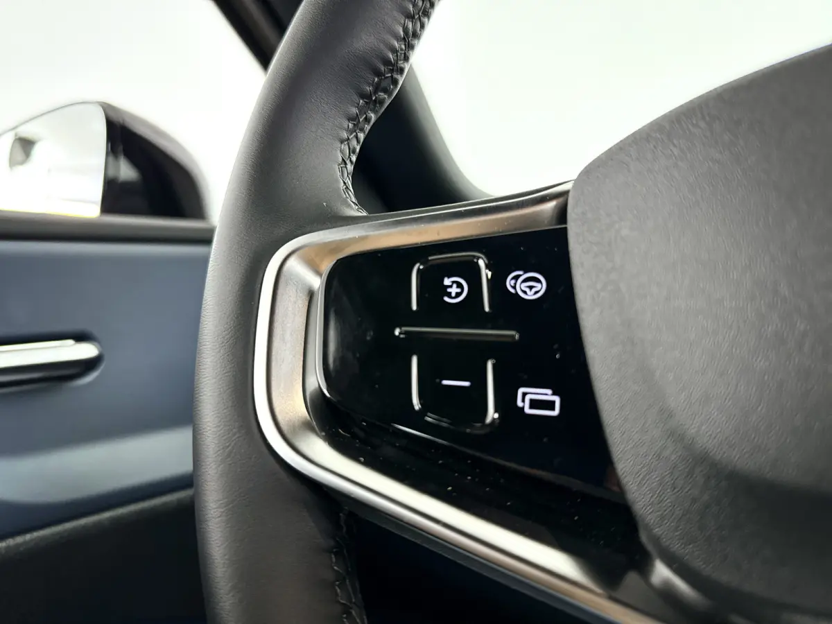 P3 Long Range Plus Europa 69 kWh | Parkeercamera | Harman Kardon | Stoel- en stuurverwarming | Elektrische stoelen