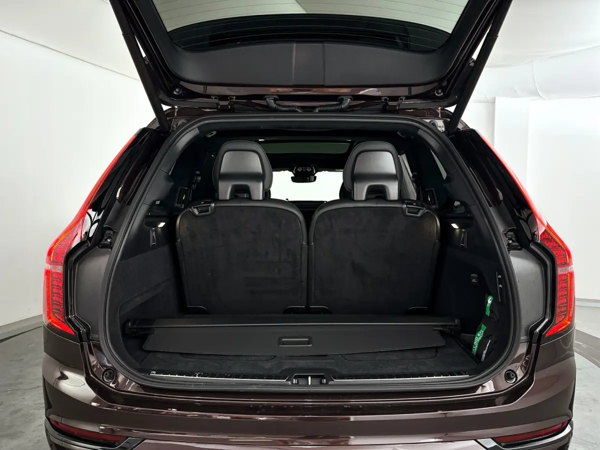 T8 Plug-in hybrid AWD Ultra Black Ed. Exec. | Panoramadak | 360° camera | Bowers & Wilkins | Luchtvering | Stoelventilatie | Head-up Display | Trekhaak