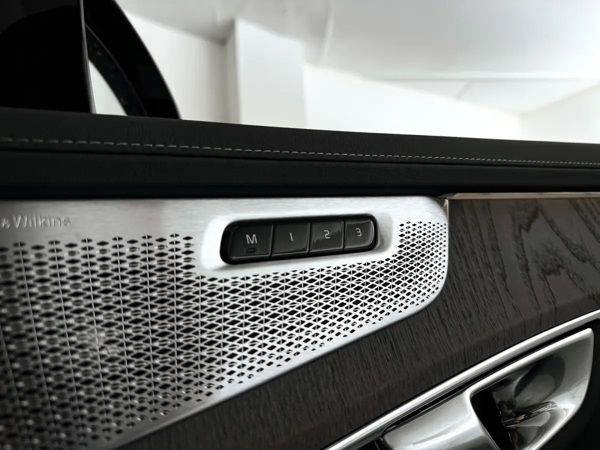 T8 Plug-in hybrid AWD Ultra Black Ed. Exec. | Panoramadak | 360° camera | Bowers & Wilkins | Luchtvering | Stoelventilatie | Head-up Display | Trekhaak