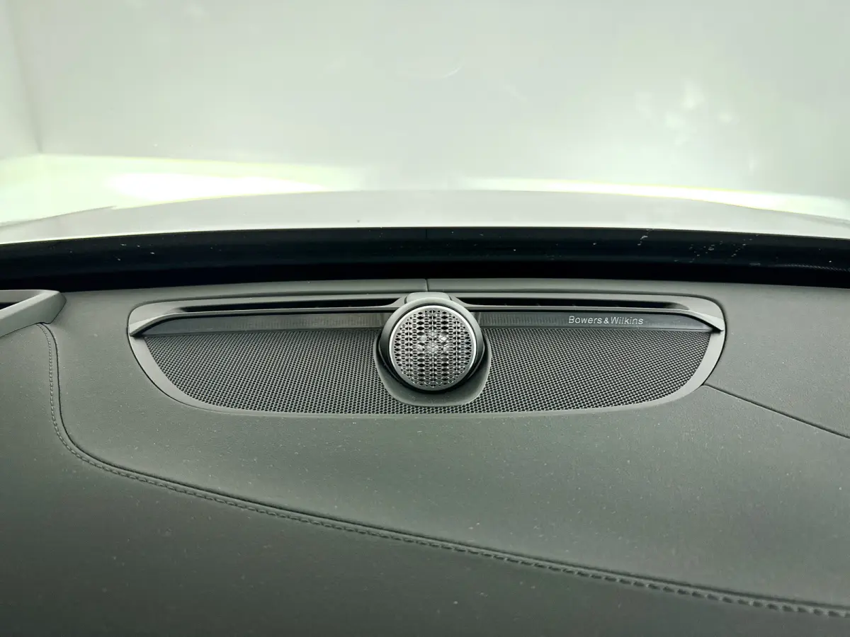 T8 Plug-in hybrid AWD Ultra Black Ed. Exec. | Panoramadak | 360° camera | Bowers & Wilkins | Luchtvering | Stoelventilatie | Head-up Display | Trekhaak