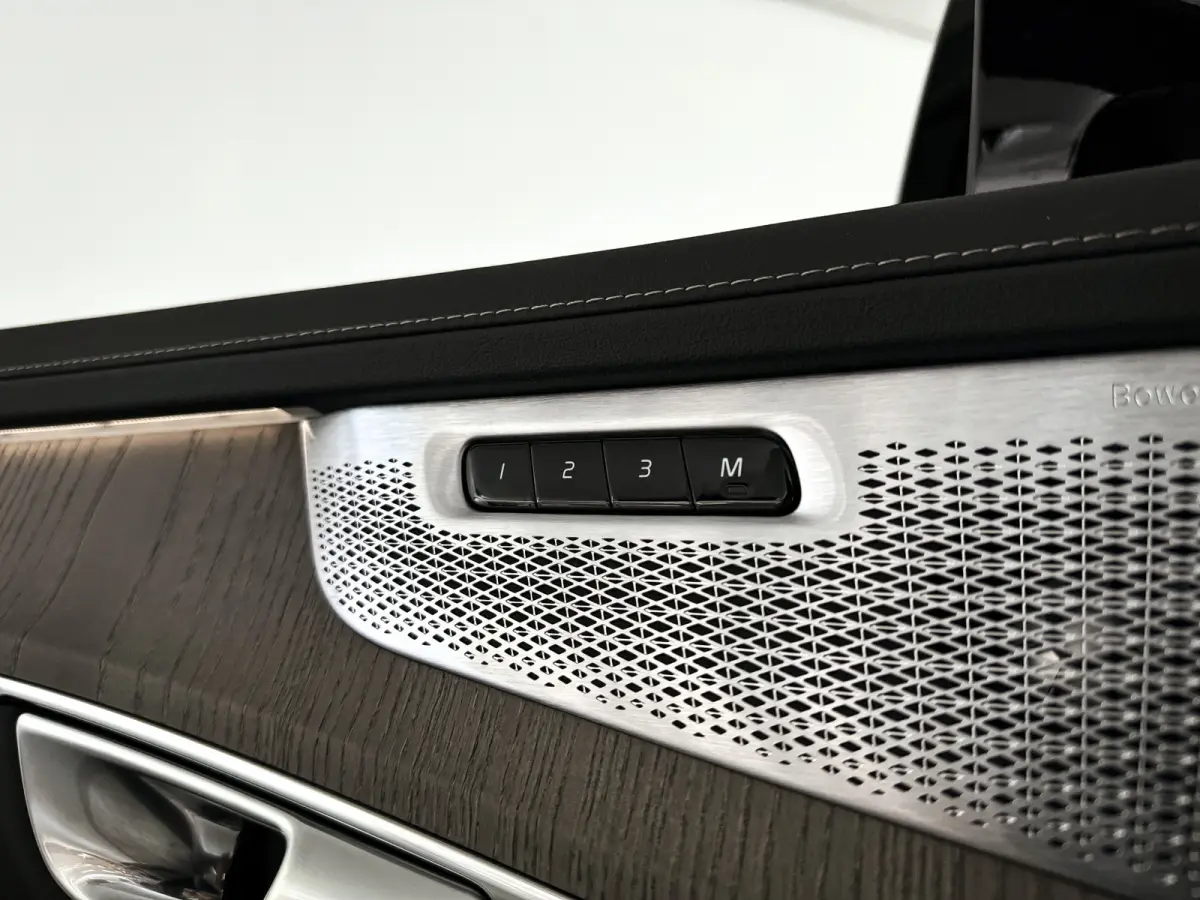 T8 Plug-in hybrid AWD Ultra Black Ed. Exec. | Panoramadak | 360° camera | Bowers & Wilkins | Luchtvering | Stoelventilatie | Head-up Display | Trekhaak