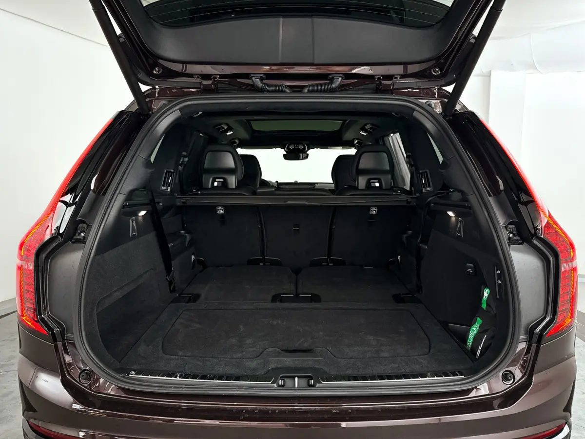 T8 Plug-in hybrid AWD Ultra Black Ed. Exec. | Panoramadak | 360° camera | Bowers & Wilkins | Luchtvering | Stoelventilatie | Head-up Display | Trekhaak