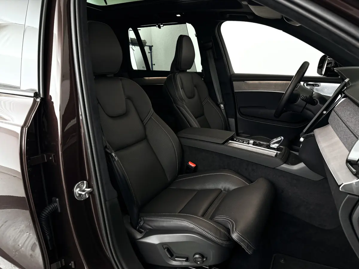 T8 Plug-in hybrid AWD Ultra Black Ed. Exec. | Panoramadak | 360° camera | Bowers & Wilkins | Luchtvering | Stoelventilatie | Head-up Display | Trekhaak