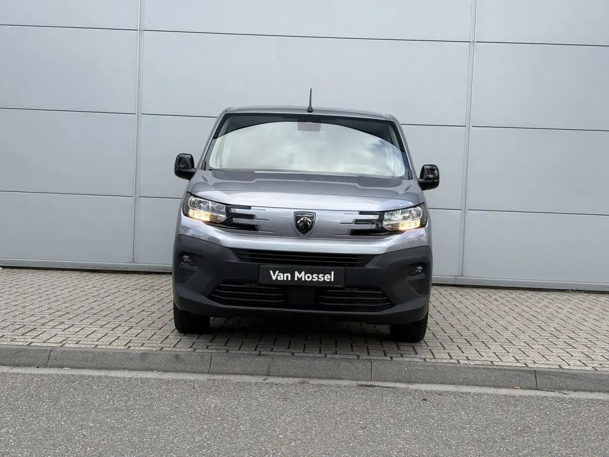 1.5 BlueHDi 130 EAT8 S&S L2 | Automaat | Camera | Trekhaak | Climate control | Apple Carplay/Android Auto