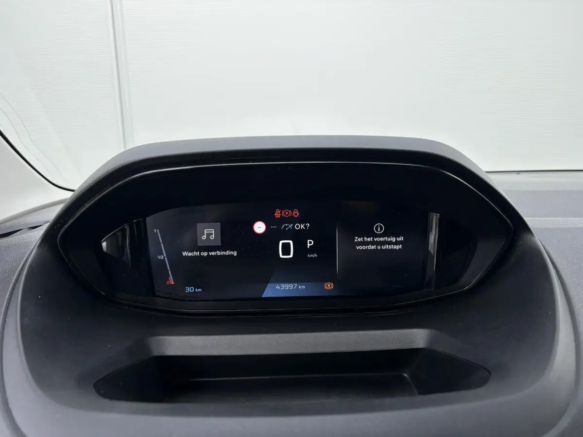 1.5 BlueHDi 130 EAT8 S&S L2 | Automaat | Camera | Trekhaak | Climate control | Apple Carplay/Android Auto
