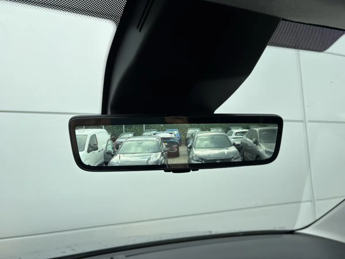 1.5 BlueHDi 130 EAT8 S&S L2 | Automaat | Camera | Trekhaak | Climate control | Apple Carplay/Android Auto