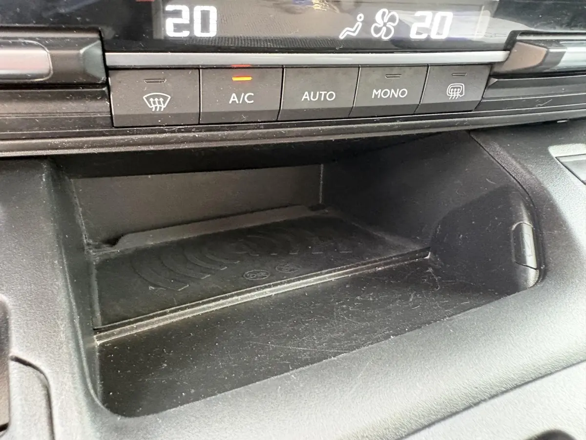 1.5 BlueHDi 130 EAT8 S&S L2 | Automaat | Camera | Trekhaak | Climate control | Apple Carplay/Android Auto
