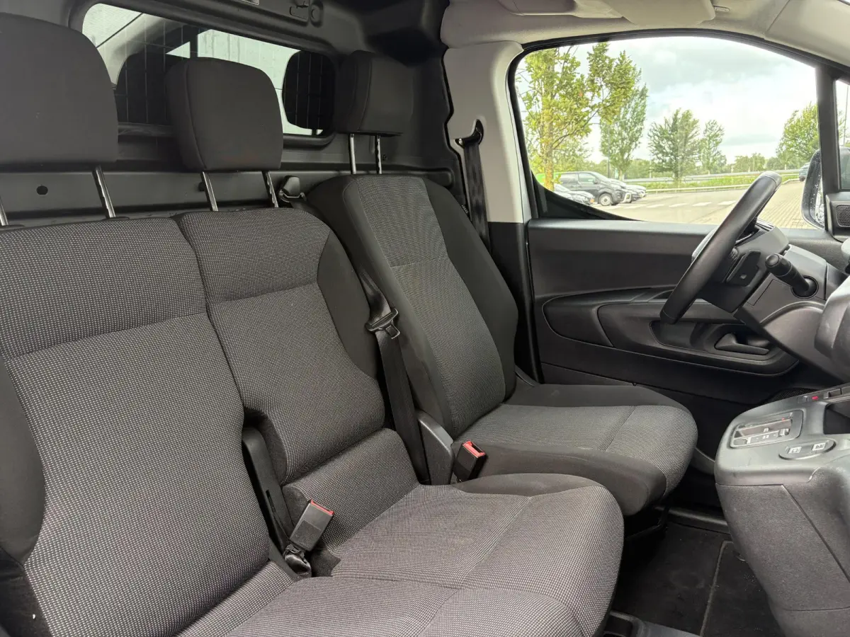 1.5 BlueHDi 130 EAT8 S&S L2 | Automaat | Camera | Trekhaak | Climate control | Apple Carplay/Android Auto