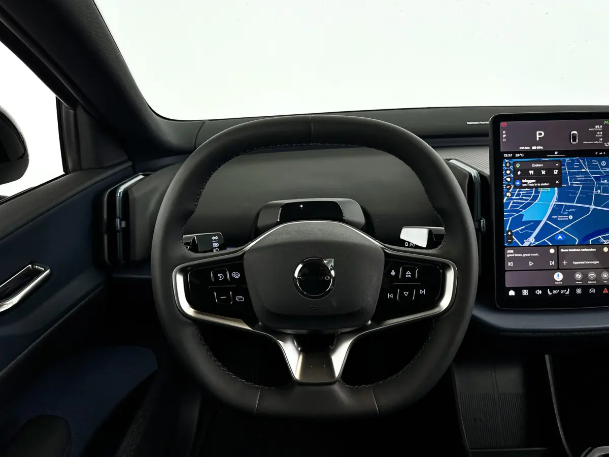 P5 Long Range Ultra Europa 69 kWh | Panoramadak | 360° camera | Harman Kardon | Stoel- en stuurverwarming