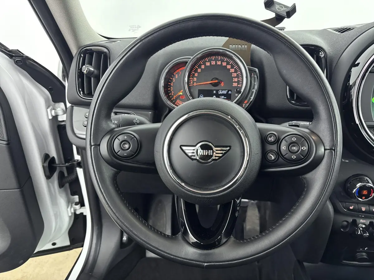 1.5 One Chili | Climate Control | Stoelverwaming | Navigatie | Speed Limiter |