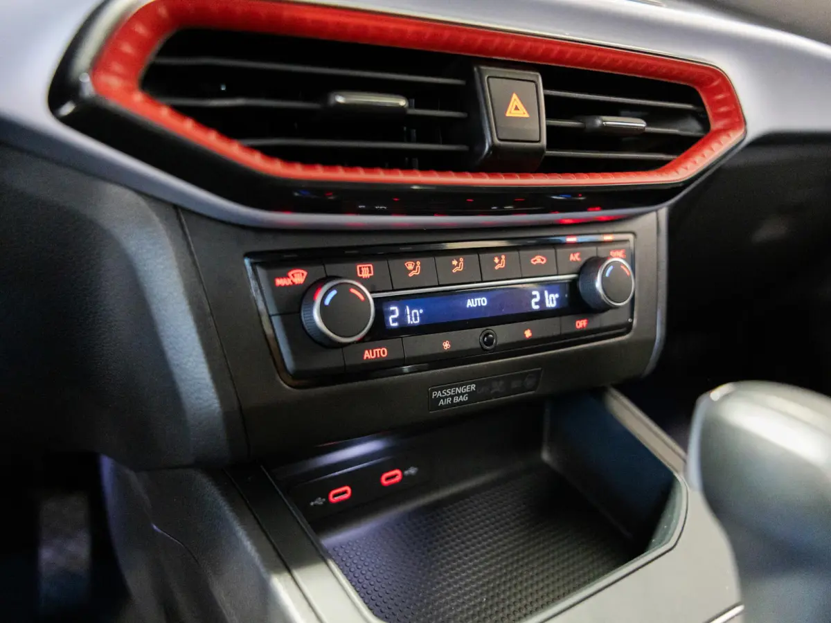 1.5 TSI Sport / 150pk / NAP / Apple CarPlay / Automatische klimaatregeling /