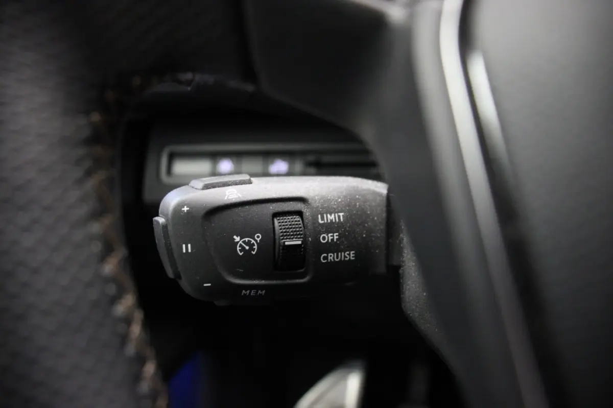 1.2 PureTech GT 7 Persoons - Digitaal Cockpit, Carplay, Camera, Half Leer, Trekhaak