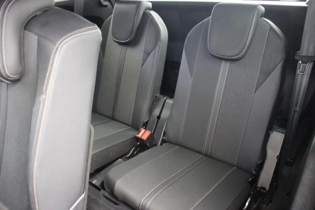 1.2 PureTech GT 7 Persoons - Digitaal Cockpit, Carplay, Camera, Half Leer, Trekhaak