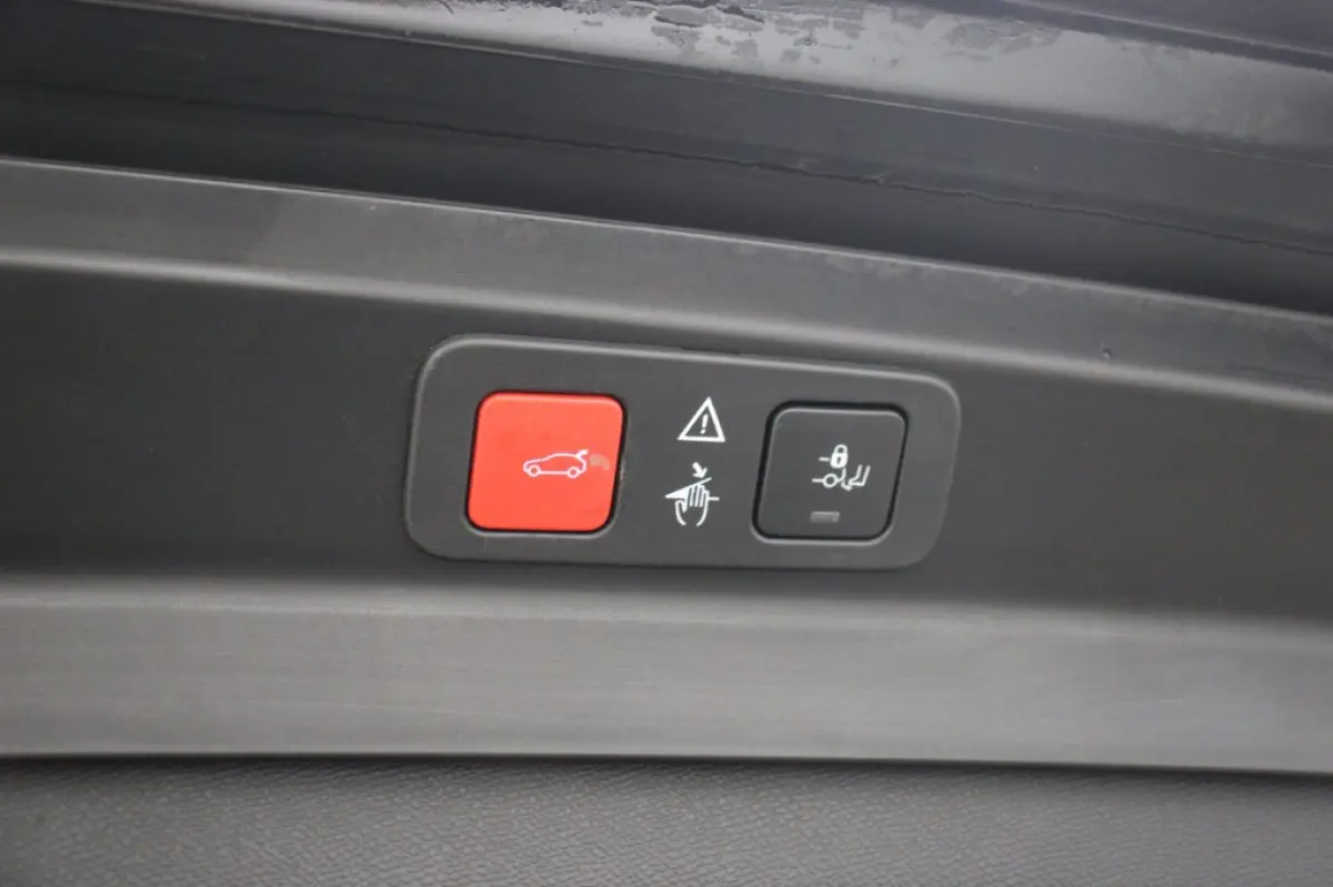 1.2 PureTech GT 7 Persoons - Digitaal Cockpit, Carplay, Camera, Half Leer, Trekhaak