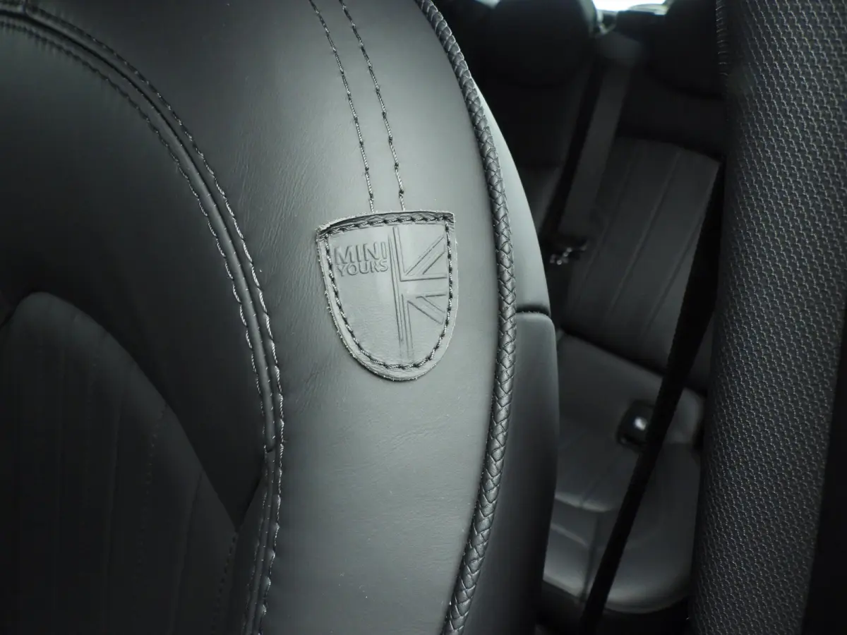 2.0 Cooper S Resolute Edition | Stuurwielverwarming | Achteruitrijcamera | Stoelverwarming | Navigatie | Comfort-Acces |