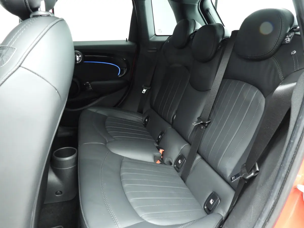 2.0 Cooper S Resolute Edition | Stuurwielverwarming | Achteruitrijcamera | Stoelverwarming | Navigatie | Comfort-Acces |