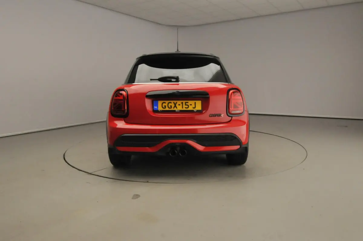 2.0 Cooper S Resolute Edition | Stuurwielverwarming | Achteruitrijcamera | Stoelverwarming | Navigatie | Comfort-Acces |