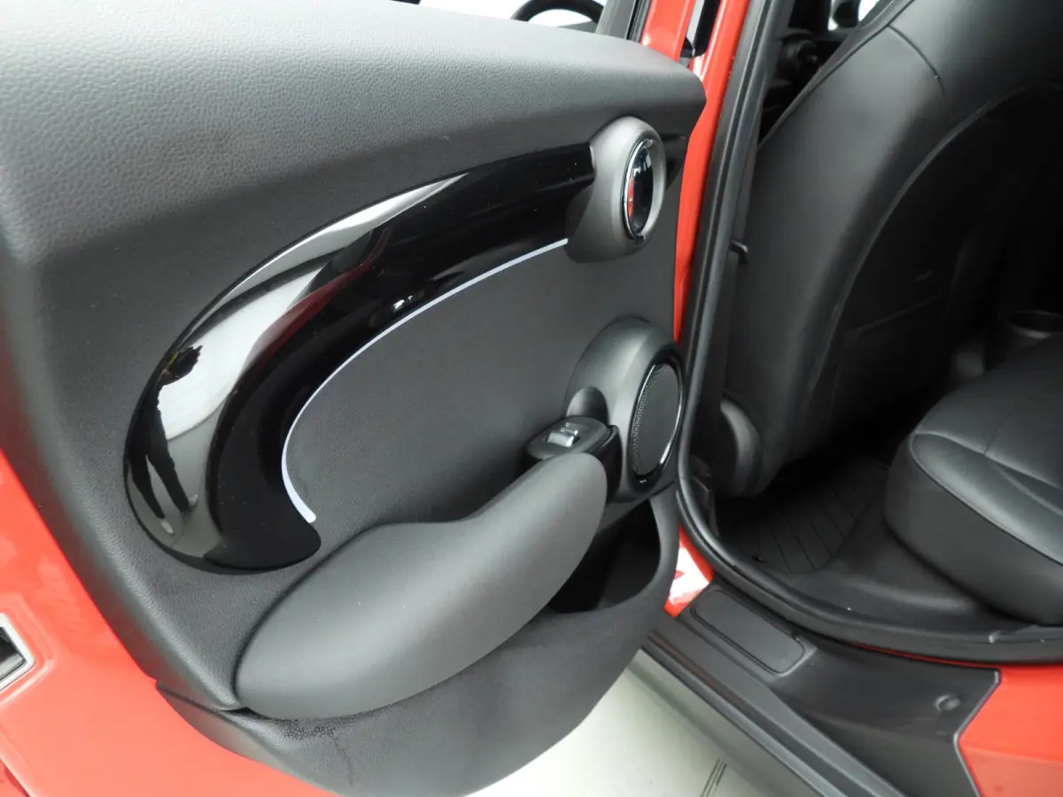 2.0 Cooper S Resolute Edition | Stuurwielverwarming | Achteruitrijcamera | Stoelverwarming | Navigatie | Comfort-Acces |