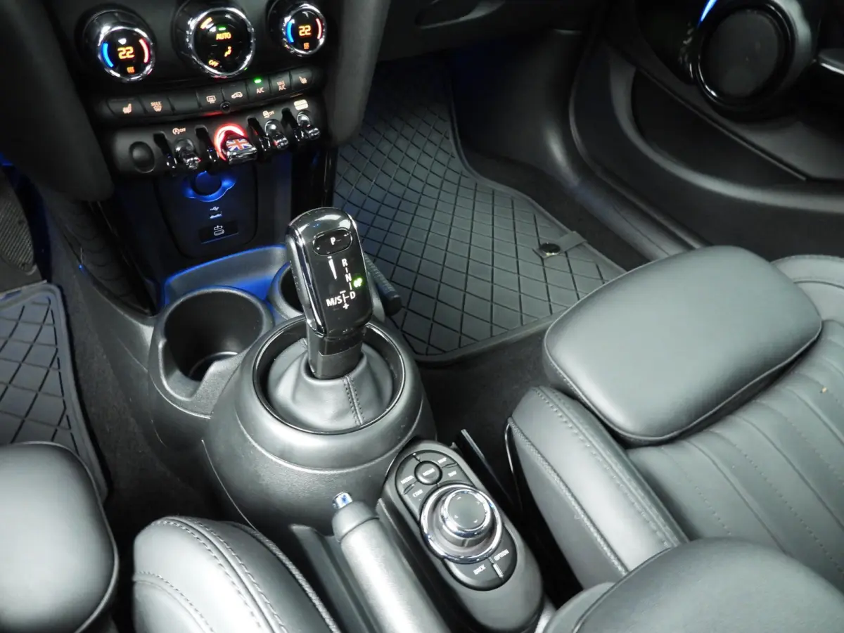2.0 Cooper S Resolute Edition | Stuurwielverwarming | Achteruitrijcamera | Stoelverwarming | Navigatie | Comfort-Acces |