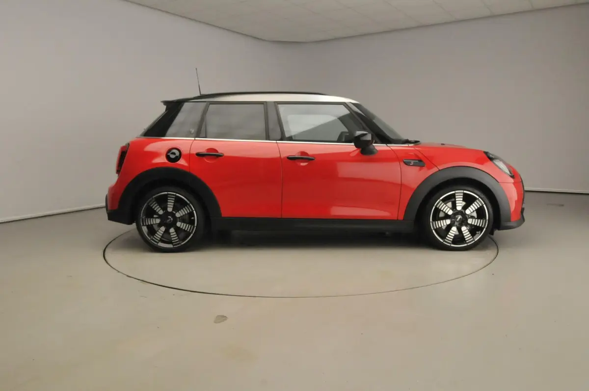 2.0 Cooper S Resolute Edition | Stuurwielverwarming | Achteruitrijcamera | Stoelverwarming | Navigatie | Comfort-Acces |