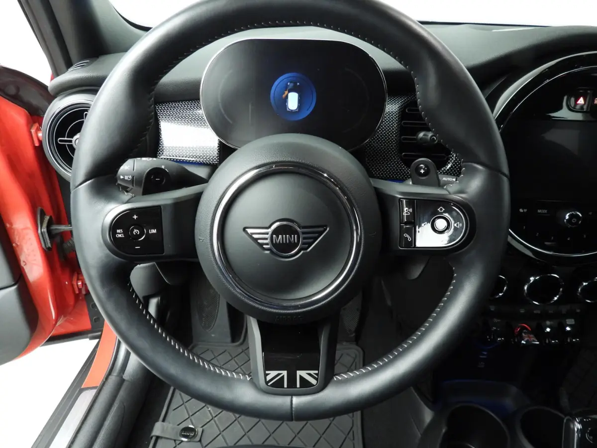 2.0 Cooper S Resolute Edition | Stuurwielverwarming | Achteruitrijcamera | Stoelverwarming | Navigatie | Comfort-Acces |