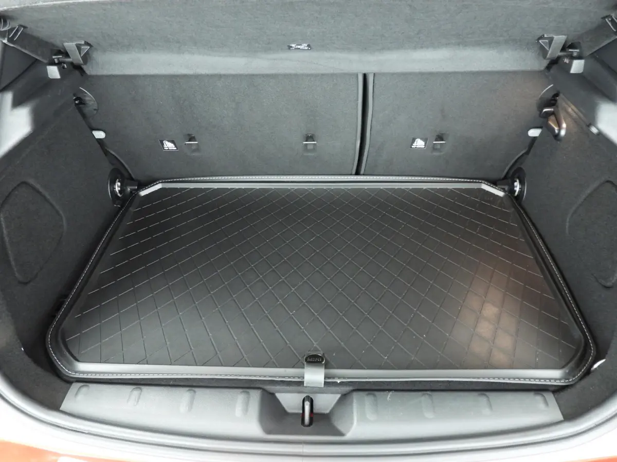 2.0 Cooper S Resolute Edition | Stuurwielverwarming | Achteruitrijcamera | Stoelverwarming | Navigatie | Comfort-Acces |