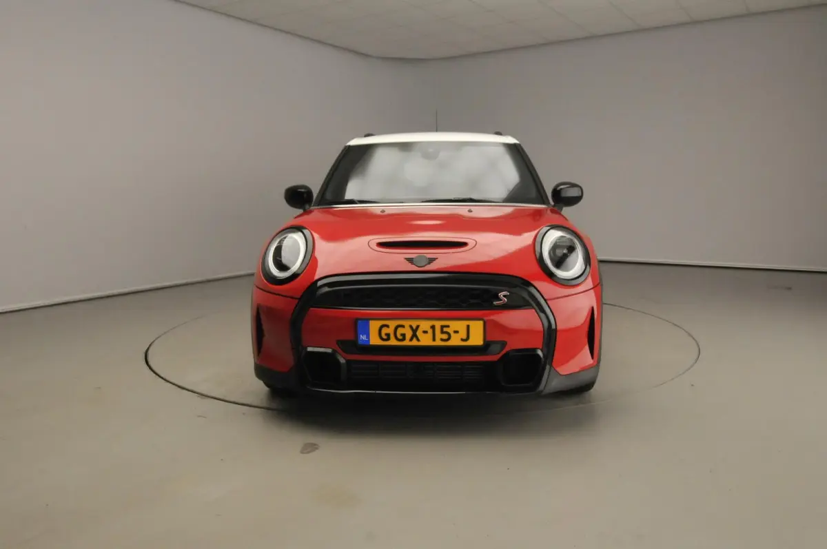 2.0 Cooper S Resolute Edition | Stuurwielverwarming | Achteruitrijcamera | Stoelverwarming | Navigatie | Comfort-Acces |