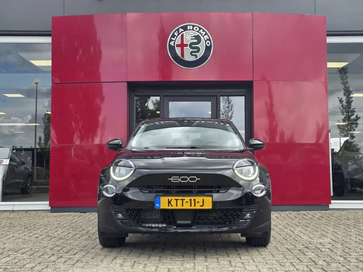 1.2T 100 Hybrid Urban | LED | CarPlay | Camera \ Style Pack | Winter Pack