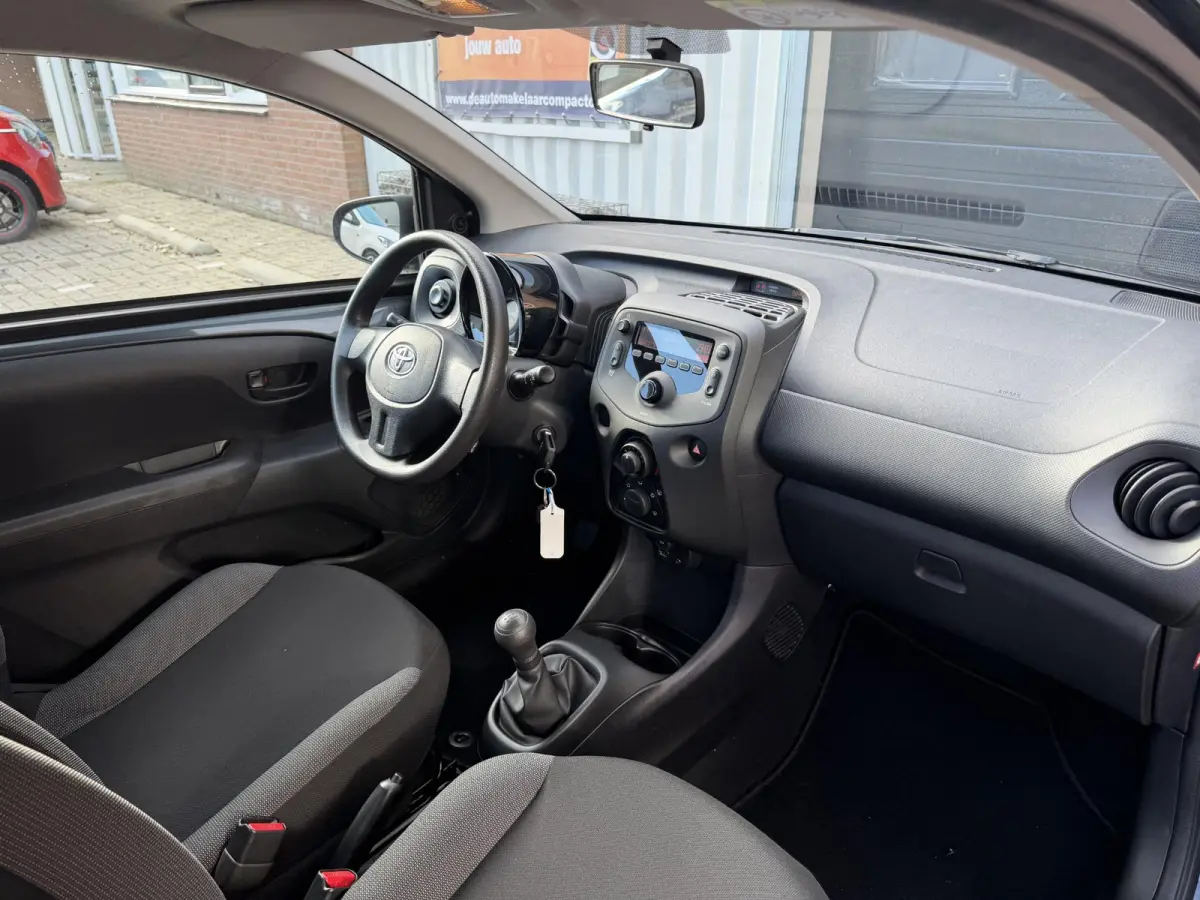 1.0 VVT-i x | SLECHTS 42.409 KM | ELEK.RAMEN | CENTRALE VERGR. | UPGRADE MOGELIJK |