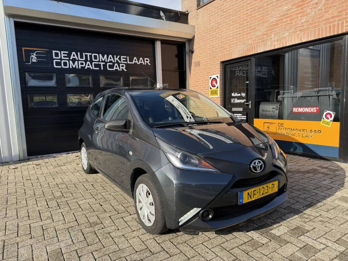 1.0 VVT-i x | SLECHTS 42.409 KM | ELEK.RAMEN | CENTRALE VERGR. | UPGRADE MOGELIJK |