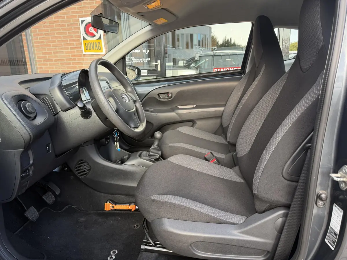 1.0 VVT-i x | SLECHTS 42.409 KM | ELEK.RAMEN | CENTRALE VERGR. | UPGRADE MOGELIJK |