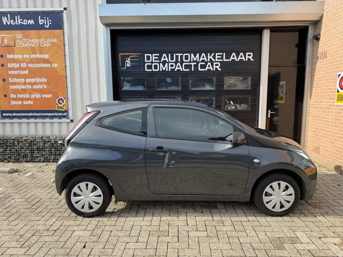 1.0 VVT-i x | SLECHTS 42.409 KM | ELEK.RAMEN | CENTRALE VERGR. | UPGRADE MOGELIJK |