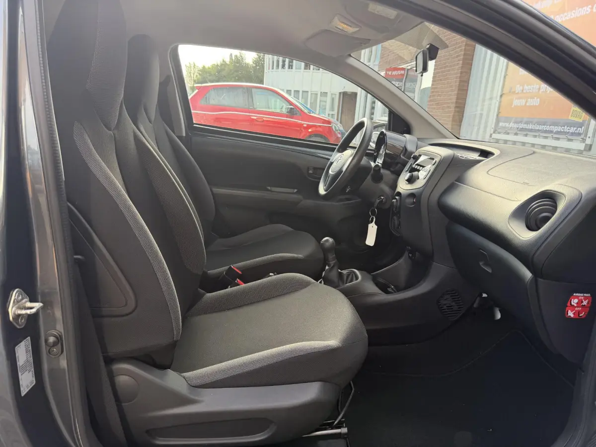 1.0 VVT-i x | SLECHTS 42.409 KM | ELEK.RAMEN | CENTRALE VERGR. | UPGRADE MOGELIJK |