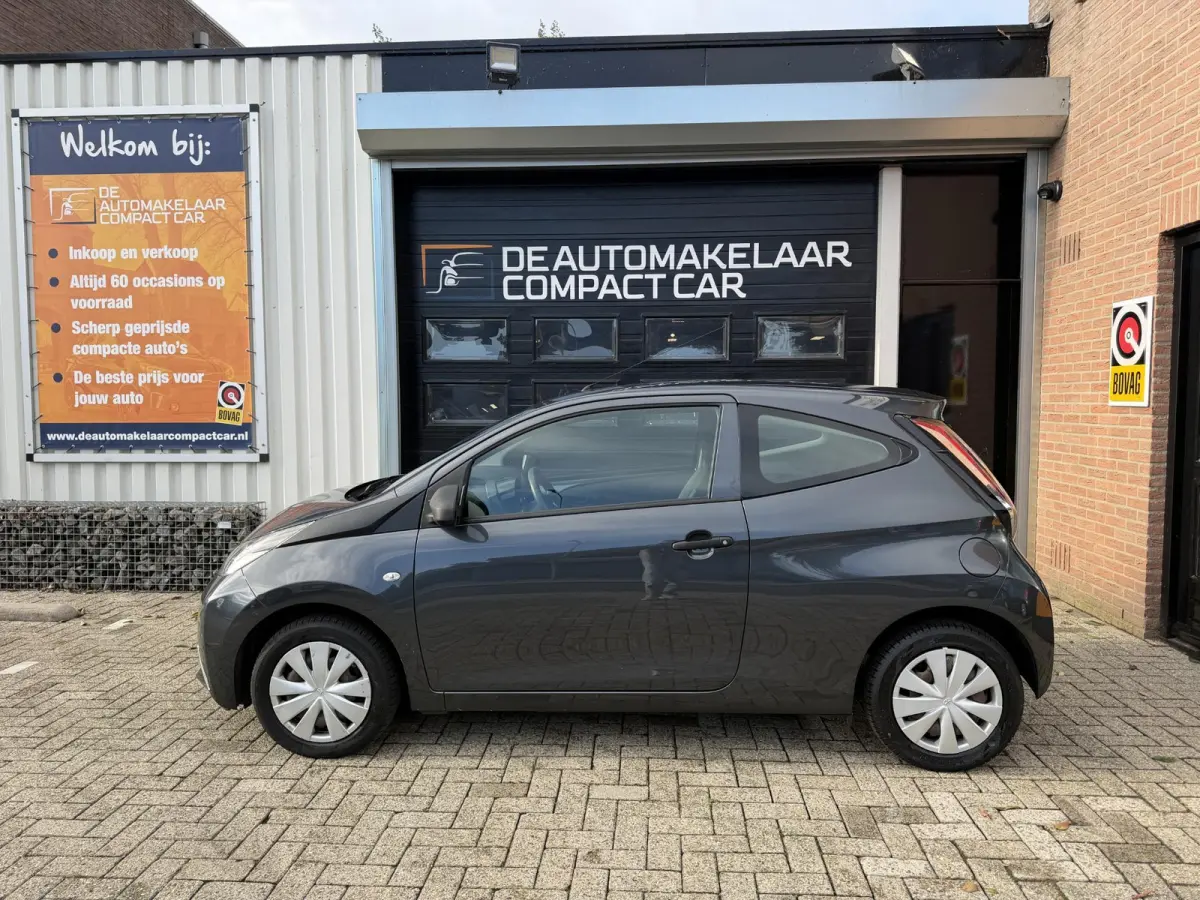1.0 VVT-i x | SLECHTS 42.409 KM | ELEK.RAMEN | CENTRALE VERGR. | UPGRADE MOGELIJK |
