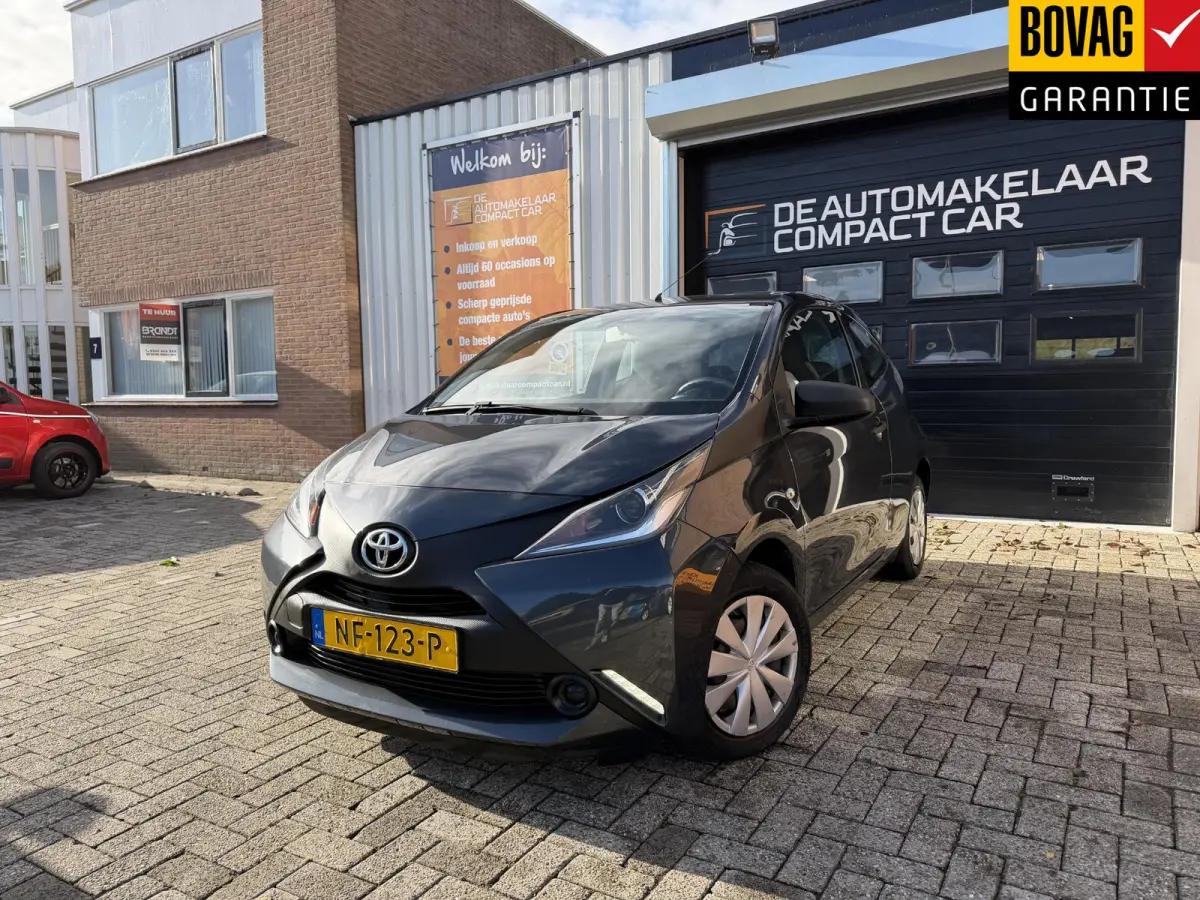1.0 VVT-i x | SLECHTS 42.409 KM | ELEK.RAMEN | CENTRALE VERGR. | UPGRADE MOGELIJK |
