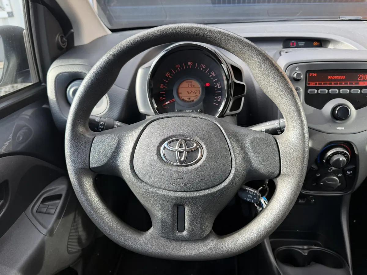 1.0 VVT-i x | SLECHTS 42.409 KM | ELEK.RAMEN | CENTRALE VERGR. | UPGRADE MOGELIJK |