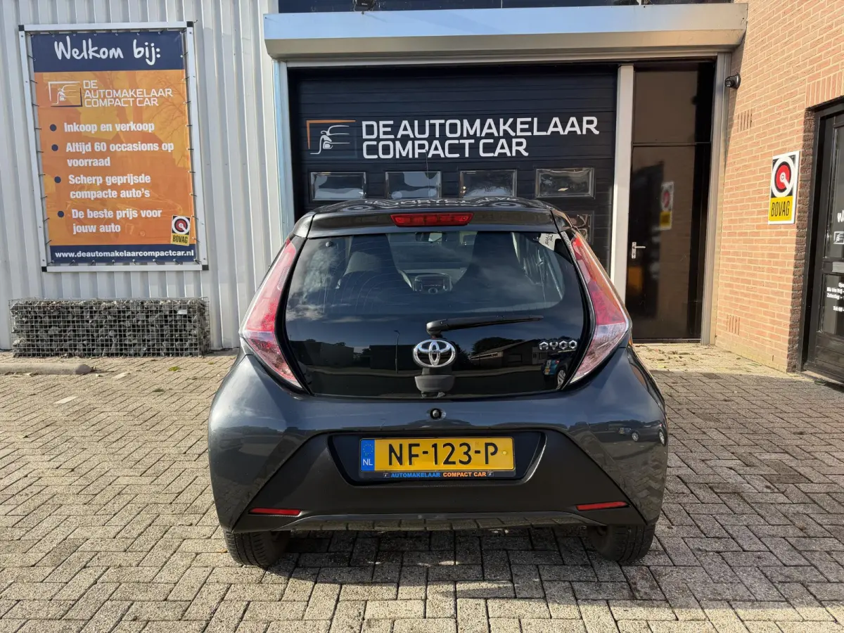 1.0 VVT-i x | SLECHTS 42.409 KM | ELEK.RAMEN | CENTRALE VERGR. | UPGRADE MOGELIJK |