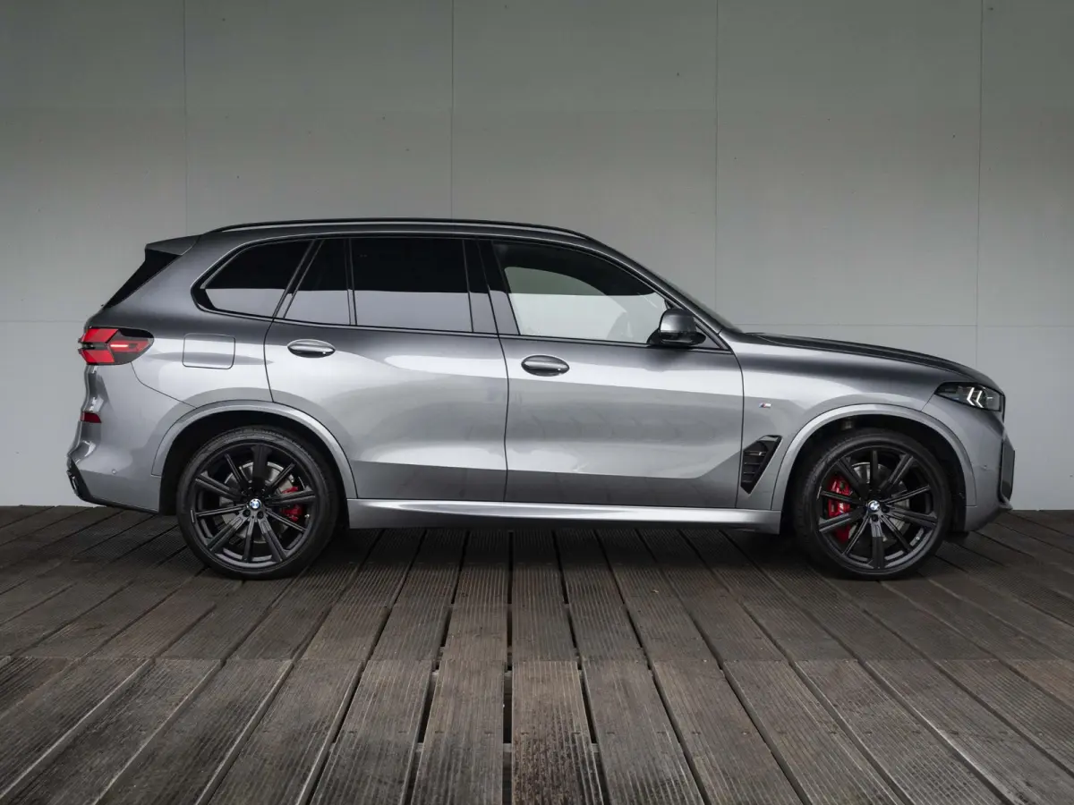 xDrive50e | M Sportpakket Pro | Driving Assistant Professional | Comfort Access | Soft Close | 22 inch | Panoramadak | Harman Kardon | Comfort Stoelen | Trekhaak