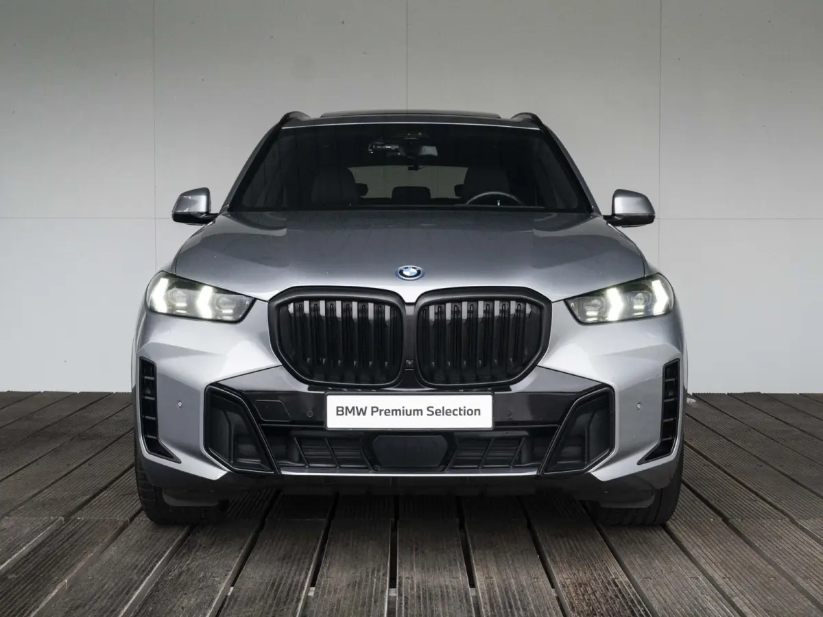 xDrive50e | M Sportpakket Pro | Driving Assistant Professional | Comfort Access | Soft Close | 22 inch | Panoramadak | Harman Kardon | Comfort Stoelen | Trekhaak