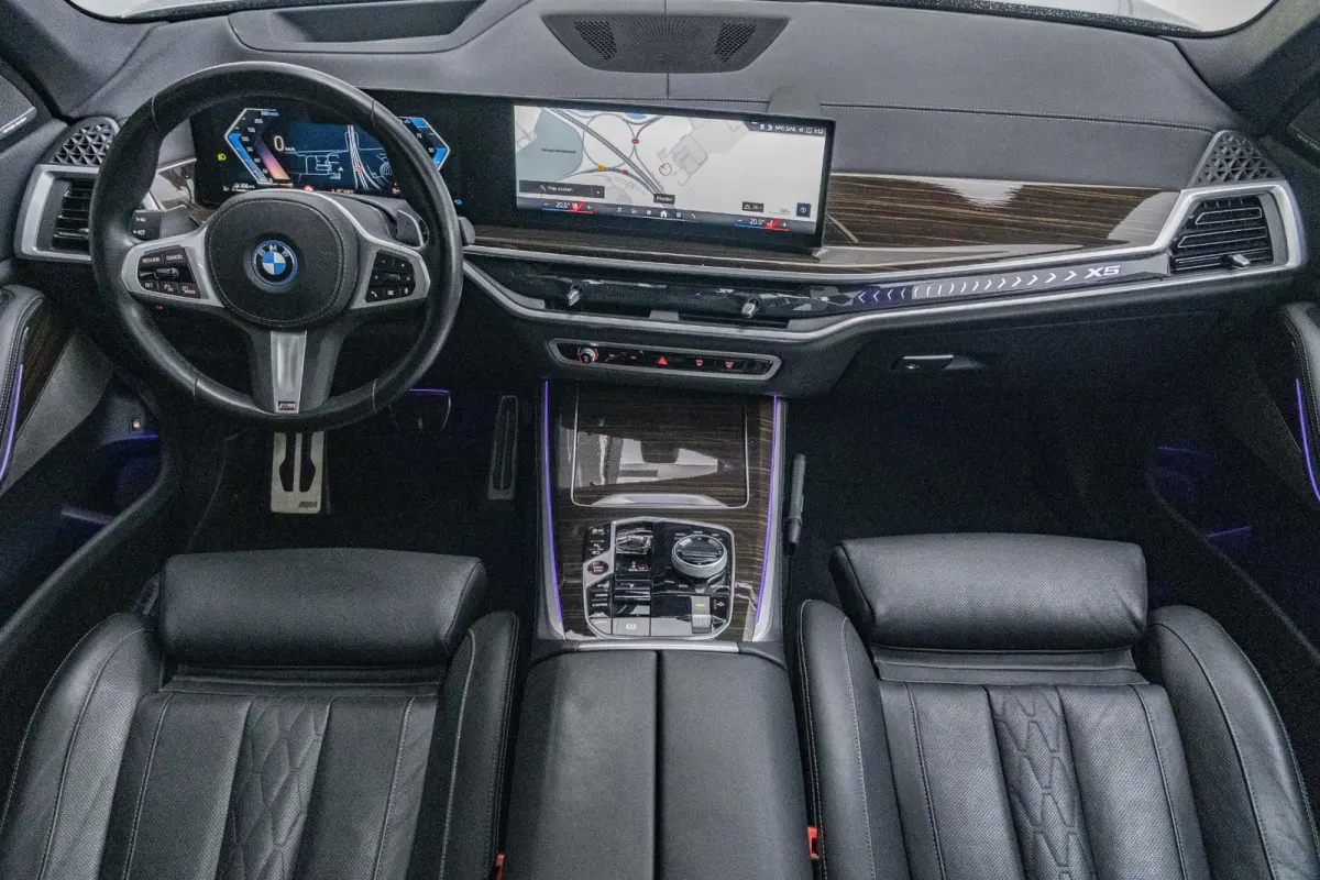 xDrive50e | M Sportpakket Pro | Driving Assistant Professional | Comfort Access | Soft Close | 22 inch | Panoramadak | Harman Kardon | Comfort Stoelen | Trekhaak
