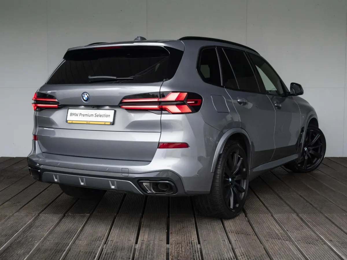 xDrive50e | M Sportpakket Pro | Driving Assistant Professional | Comfort Access | Soft Close | 22 inch | Panoramadak | Harman Kardon | Comfort Stoelen | Trekhaak