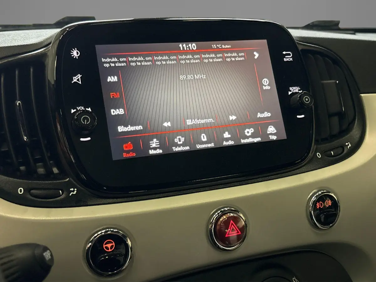 1.0 Hybrid Star | Apple Carplay/Android Auto | Parkeersensoren | LMV 15" | Glazen Panoramadak | Cruise control |